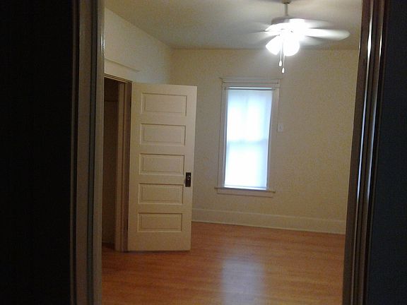 5th image of 359 N Worth Ave
