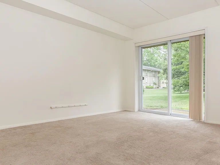 2250 N Triphammer Rd — Photo 31