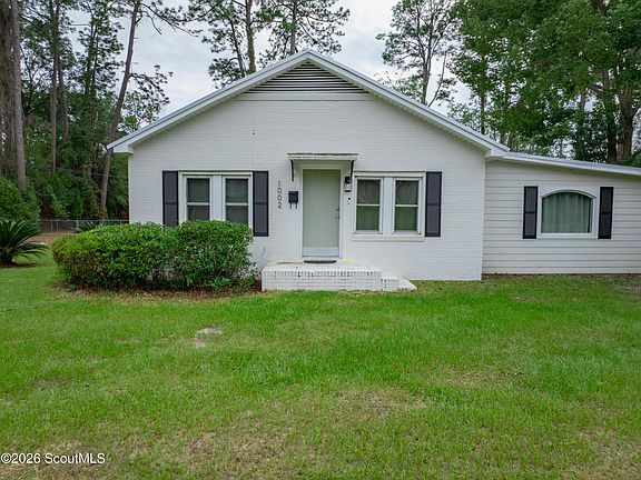3rd image of 1002 Coral Rd