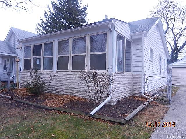 1st image of 393 W Robert Ave