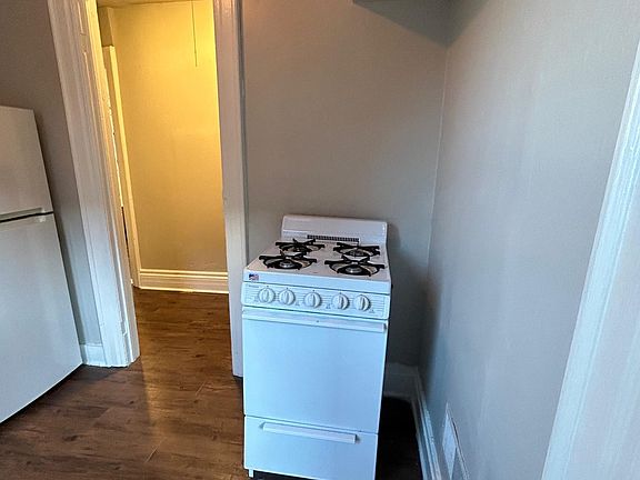 4th image of 380 Breckenridge St APT 3