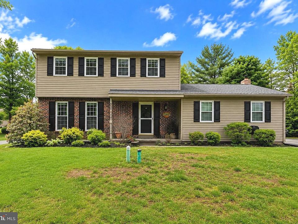 1st image of 2748 Valley Woods Rd