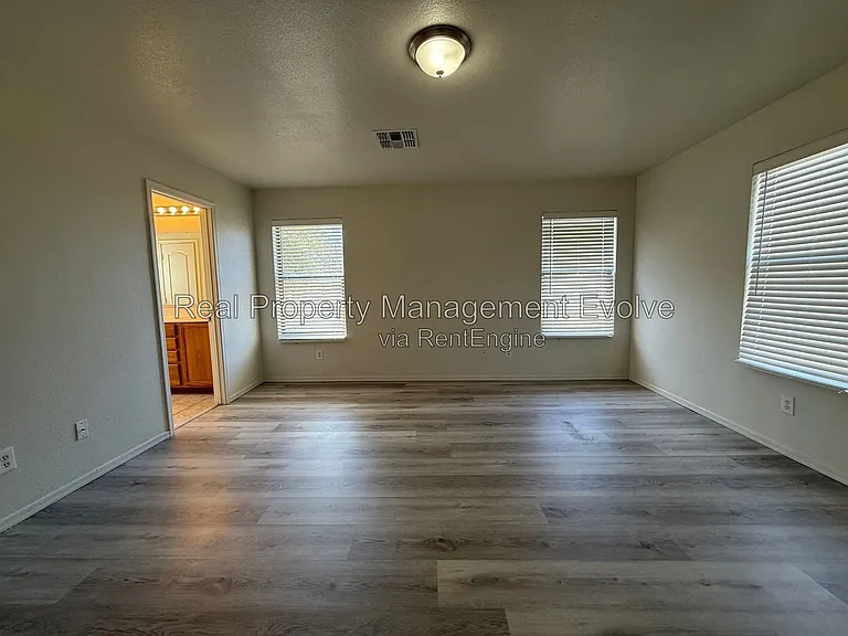 9503 N 82nd Ln — Photo 17