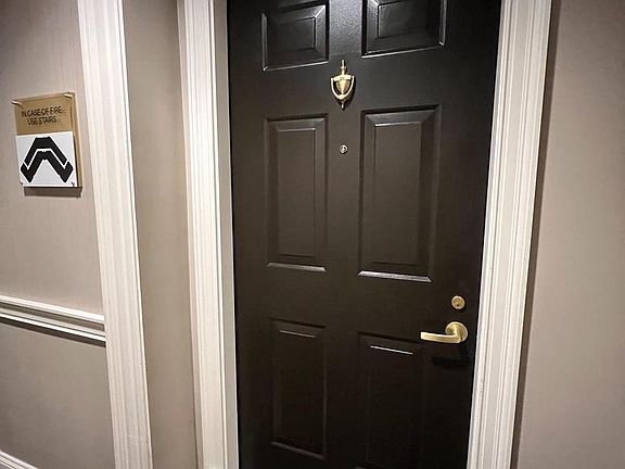 4th image of 1625 International Dr Unit 211