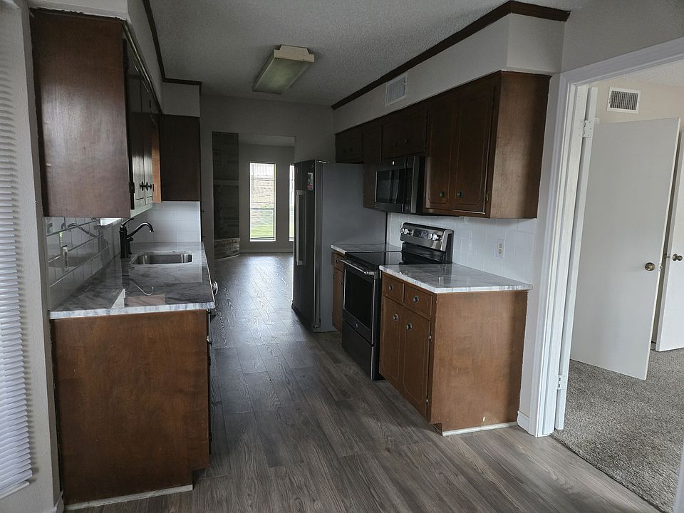 2nd image of 6710 Lexington Dr #6710
