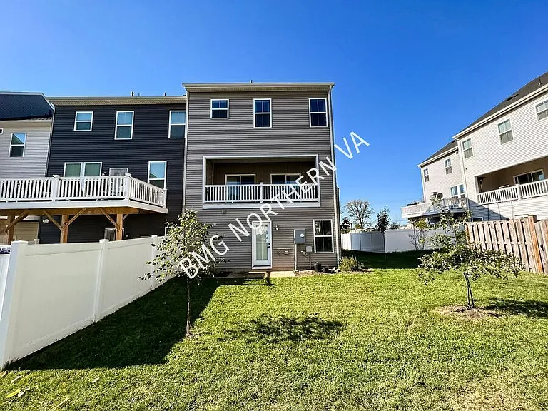 7731 Blackburn Ridge Dr — Photo 33