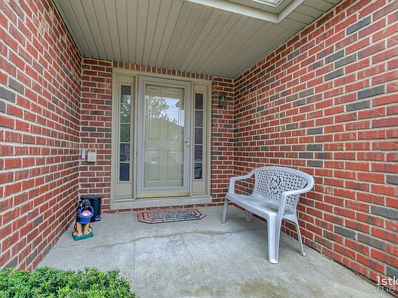 3rd image of 9427 Caledonia Dr