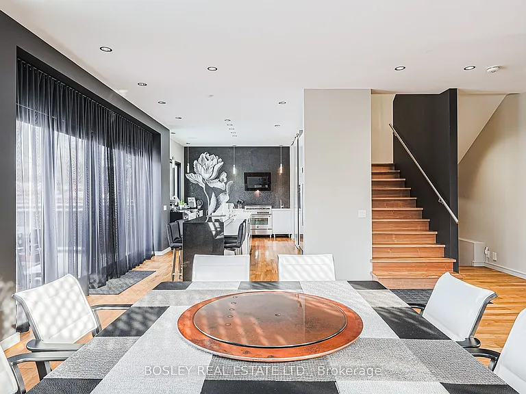 10 Graystone Gdns — Photo 5
