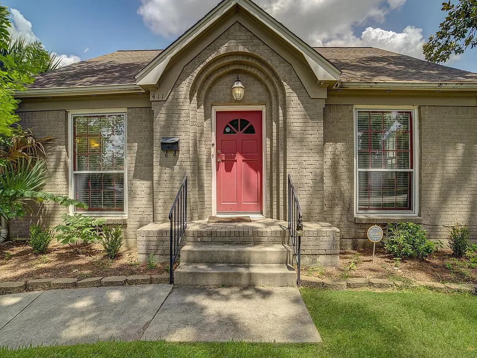 411 Graceland St