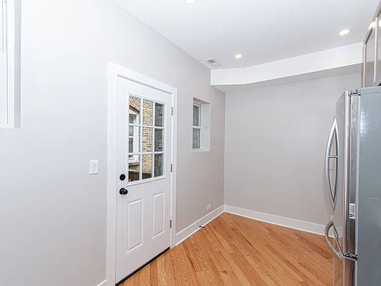 1454 W Fargo Ave #2R — Photo 17