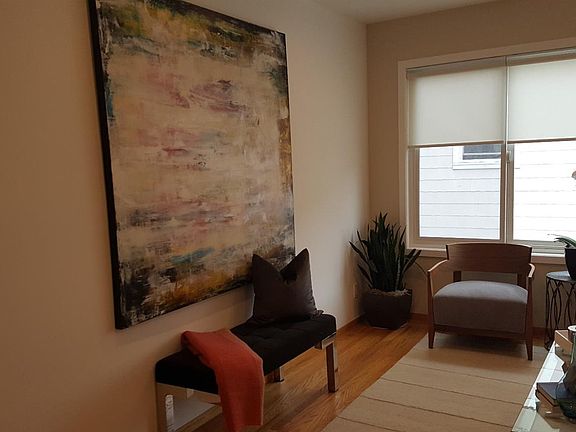 5th image of 1680 Lombard St APT 2
