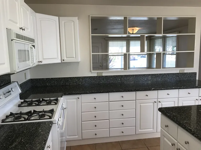 324 Stevenson St — Photo 9