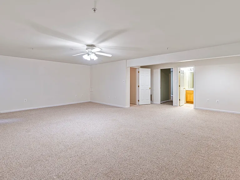 211 Westlake Blvd — Photo 15