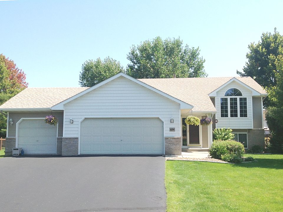 Beautiful home  htd garage !