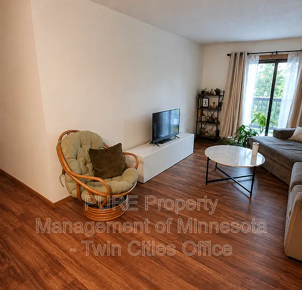 1207 Hewitt Ave #9 — Photo 2
