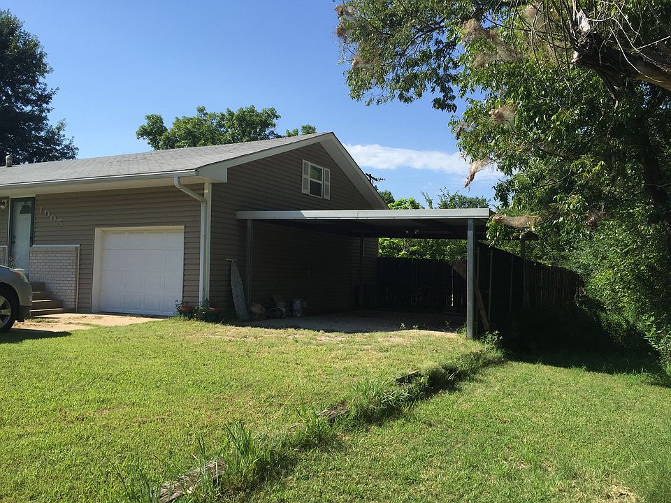 2nd image of 1005 E Pittman Ave
