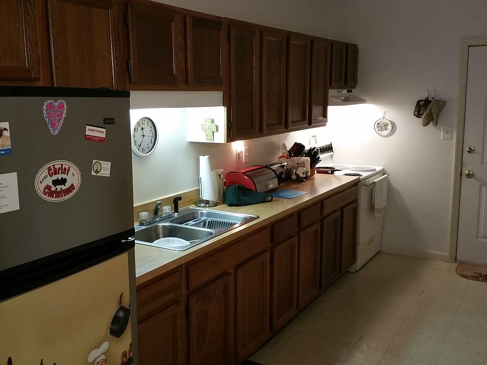 1st image of 1557 Main St APT 3