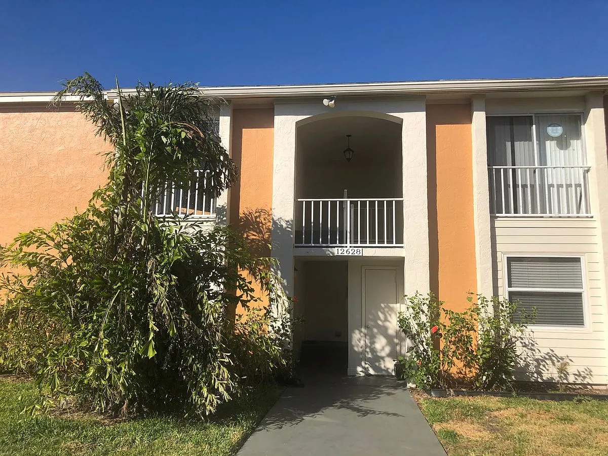 Kenwood - Unit B — Photo 1