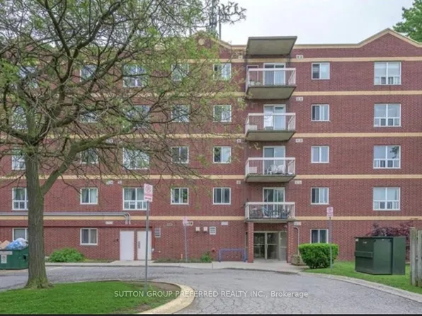 626 1st St #402, London, ON N5V 2A2
