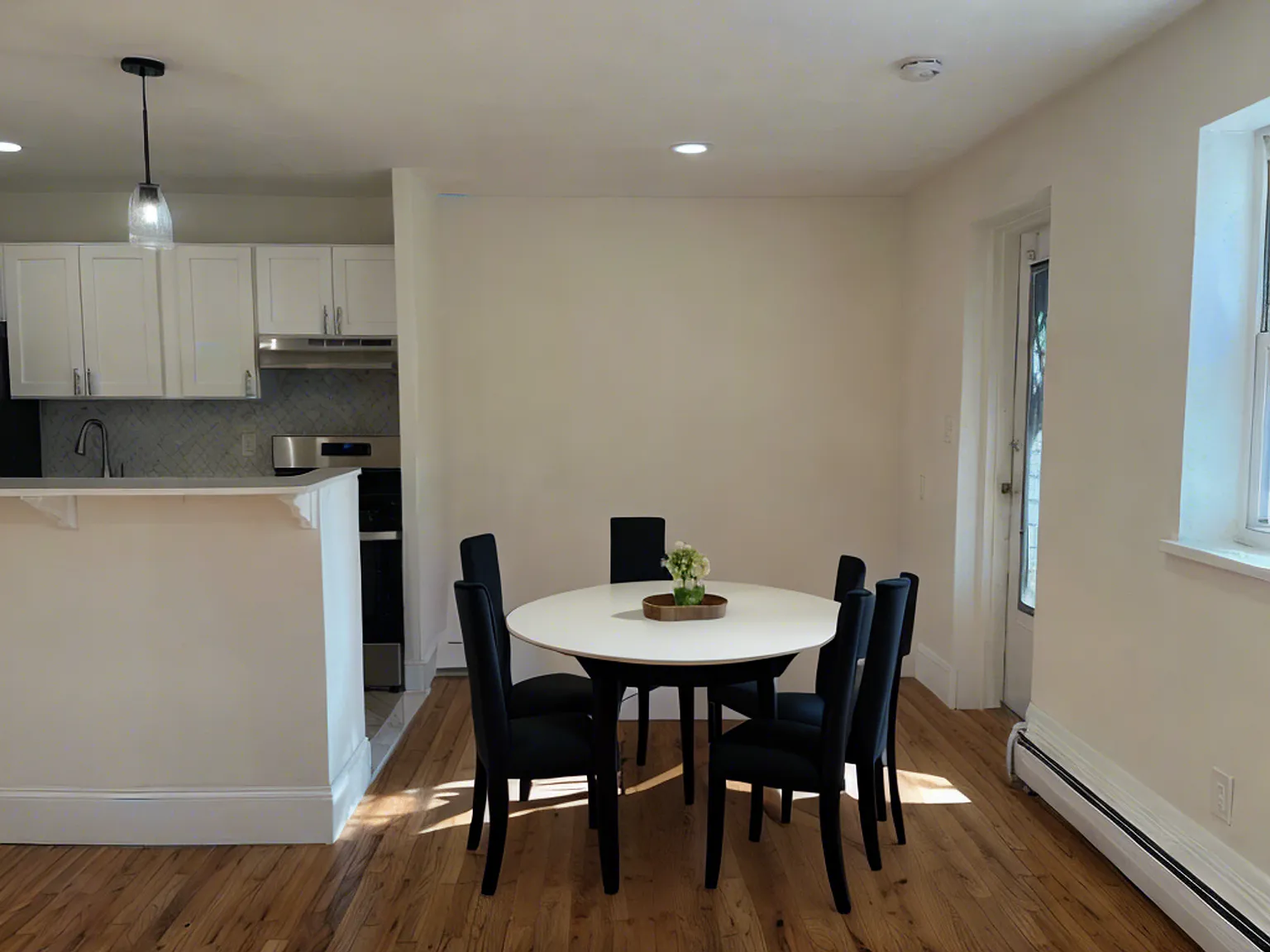 43 Cottage — Photo 1