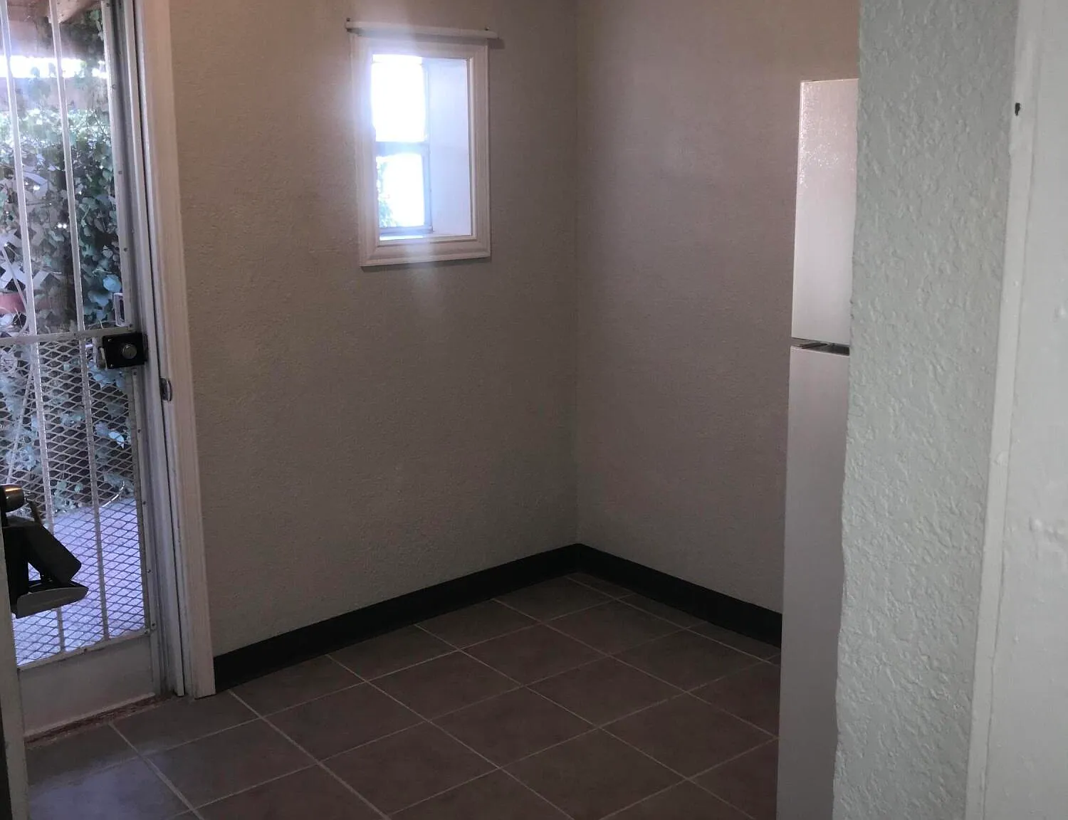 Studio, 450 sqft, $585 — Photo 3