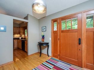 11206 Timberline Rd, MINNETONKA, MN 55305