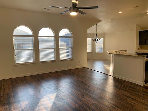 3rd image of 1703 Griffin Ln