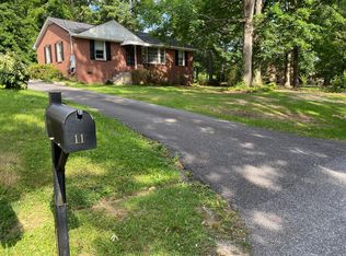 11 Mayfair Dr, Taylors, SC 29687