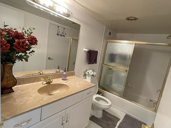 5th image of 5225 Pooks Hill Rd APT 715N