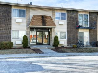 8816 N Western Ave APT 2F, Des Plaines, IL 60016