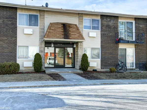 8816 N Western Ave APT 2F, Des Plaines, IL 60016