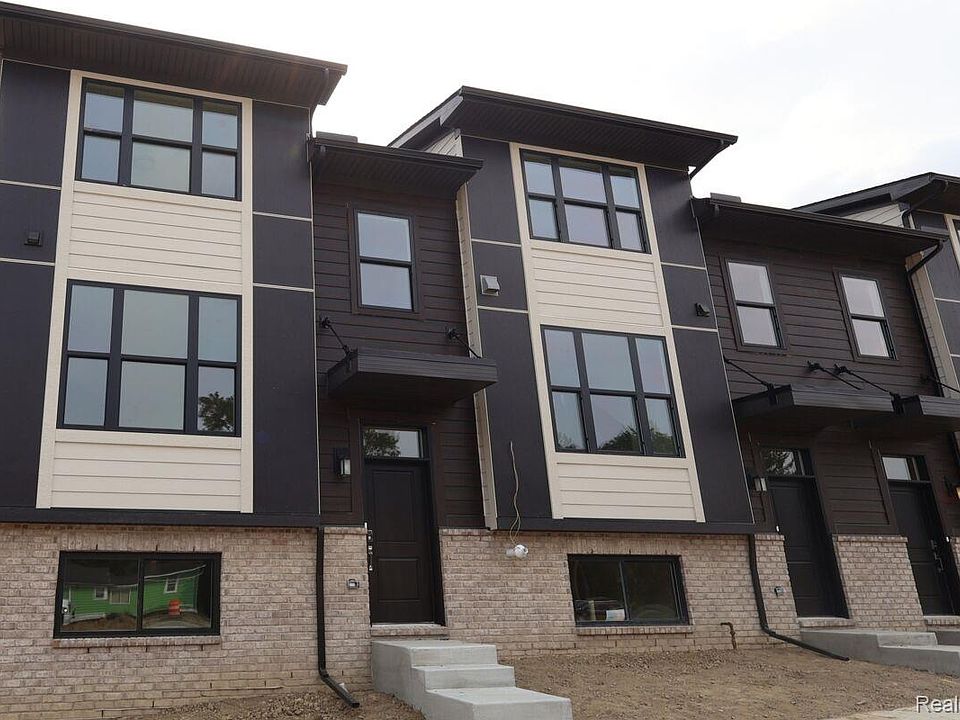 1st image of 1016 Pine Tree Ln #8