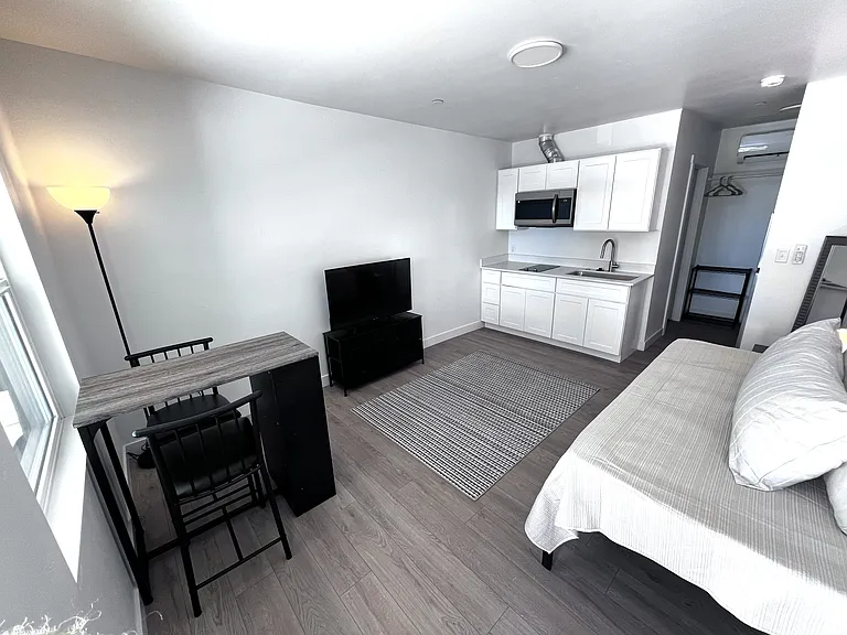Western Hills Apartments — Photo 17