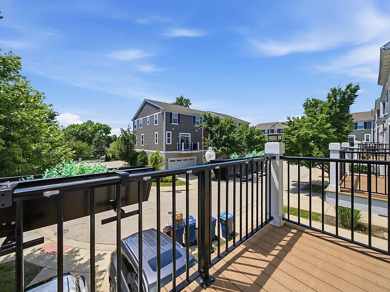 130 Waterbury Cir — Photo 45