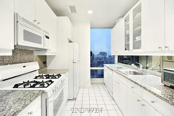 Rented by Town Residential | media 23
