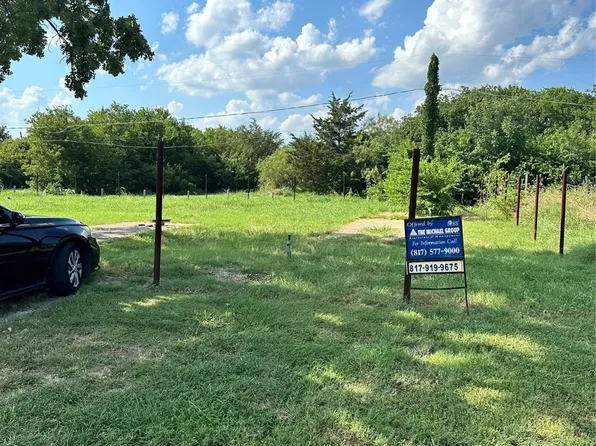 1111 Bell St, Arlington, TX 76001