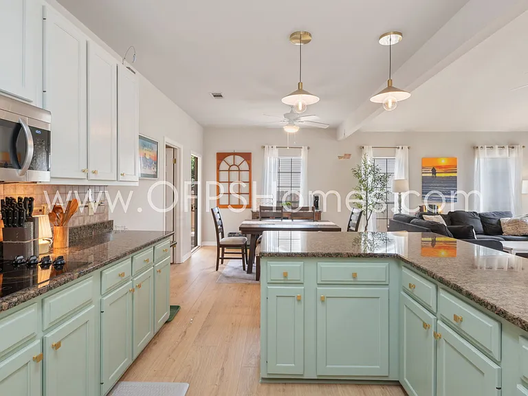 319 Sailfish Cir — Photo 15