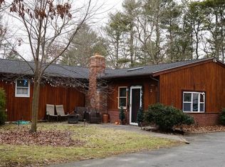 9 Pine Shadows Dr, Richmond, RI 02832