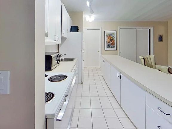 3rd image of 123 Sewall Ave #10