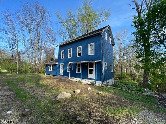 3rd image of 230 Main St