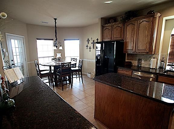 5th image of 751 Texana Dr