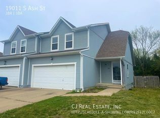 19011 S Ash St, Belton, MO 64012