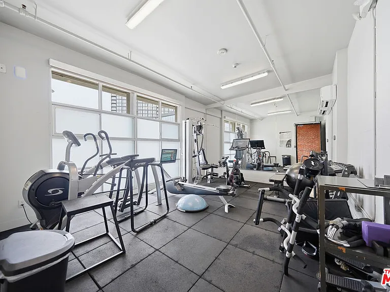 500 Molino St #315 — Photo 7