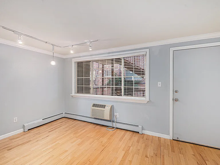 36 N Emerson St #205 — Photo 5