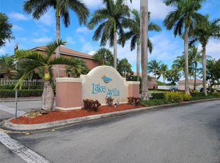 16450 SW 71st Ter, Miami, FL 33193