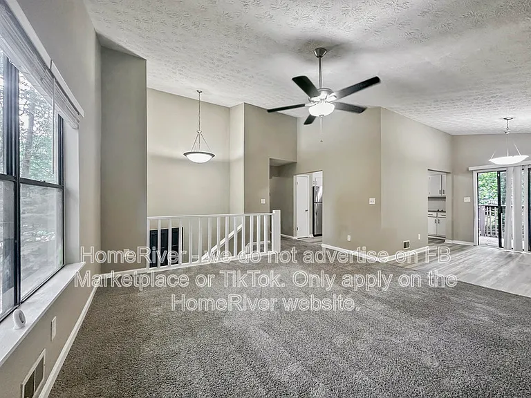 323 Park Ridge Ct — Photo 13
