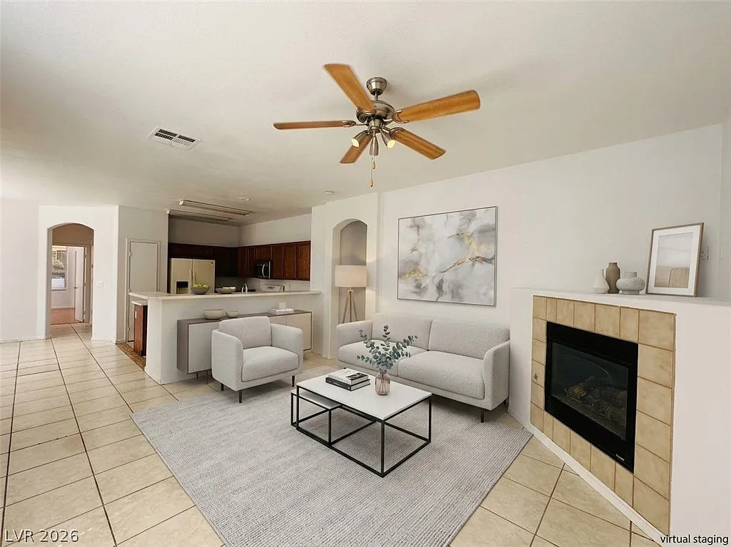 3 bed, 2.0 bath, 1348 sqft, $1,850 — Photo 3