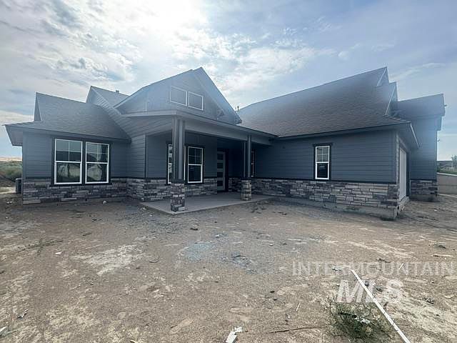 2nd image of 760 Pinehurst