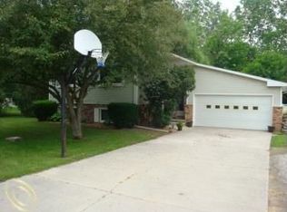 14554 Grafton Rd, Carleton, MI 48117