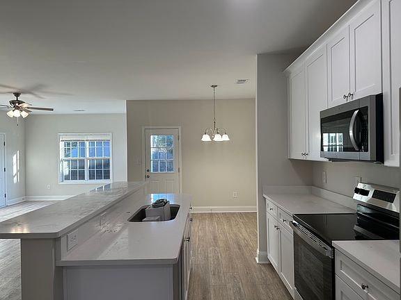 3rd image of 125 Wiltshire Dr #125